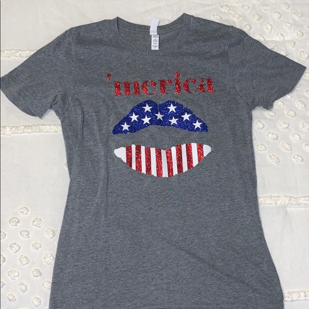 Gray “merica” glitter tee